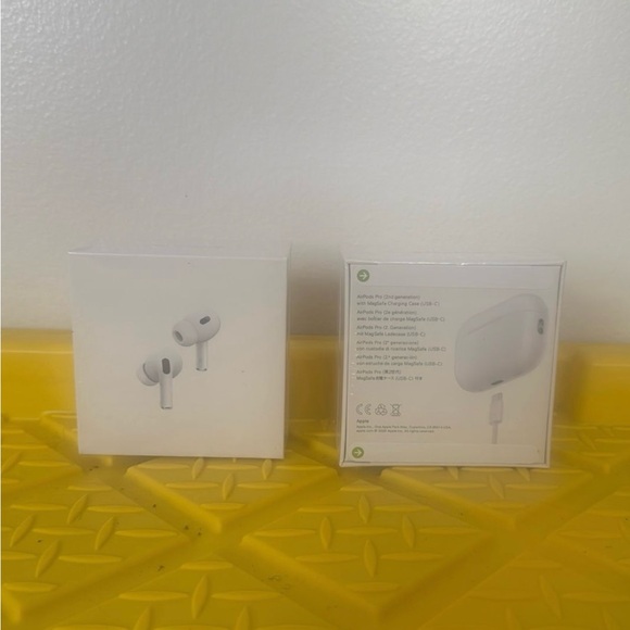 Apple White Wireless Earbuds